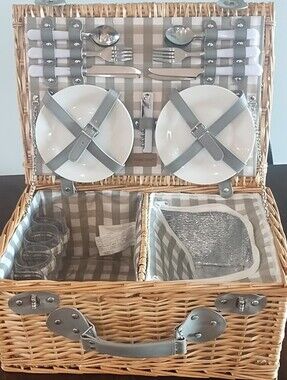 Picnic Time Wicker Picnic Basket